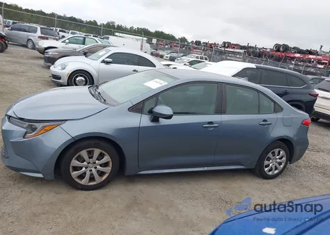 2021 Toyota Corolla Le z USA, uszkodzony, nr VIN 5YFEPMAE9MP182313